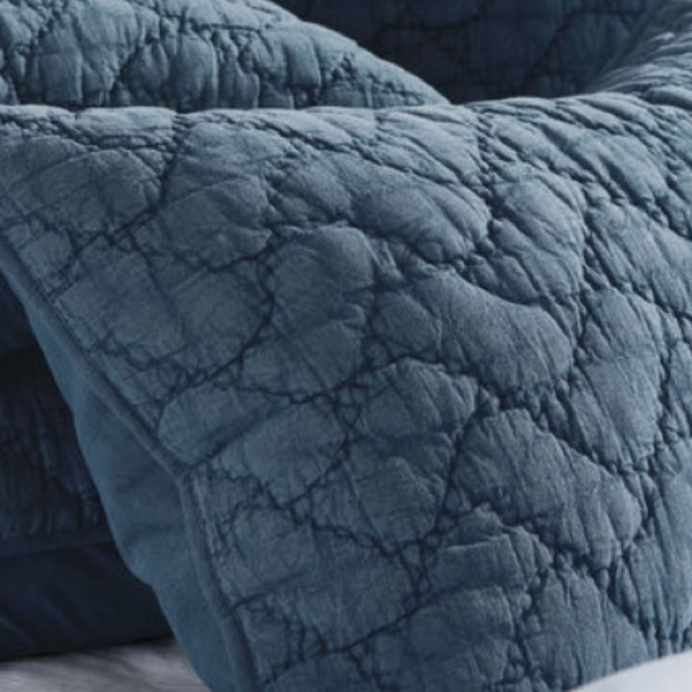 Ethan Allen Garment-Dyed Quilted Queen Sham with Chevron Stitch in Navy